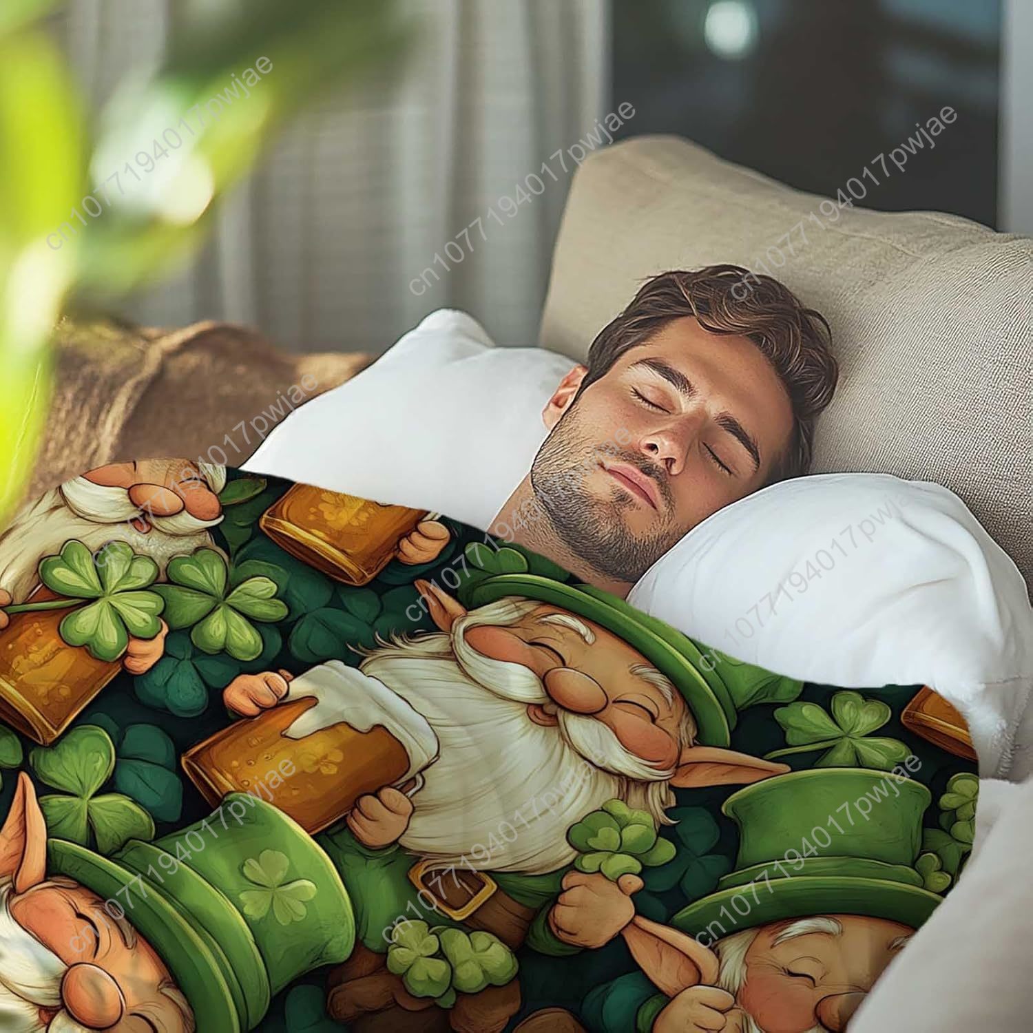 St. Patrick’s Day Gnome Throw  - огляд і ціна Home And Textiles Today